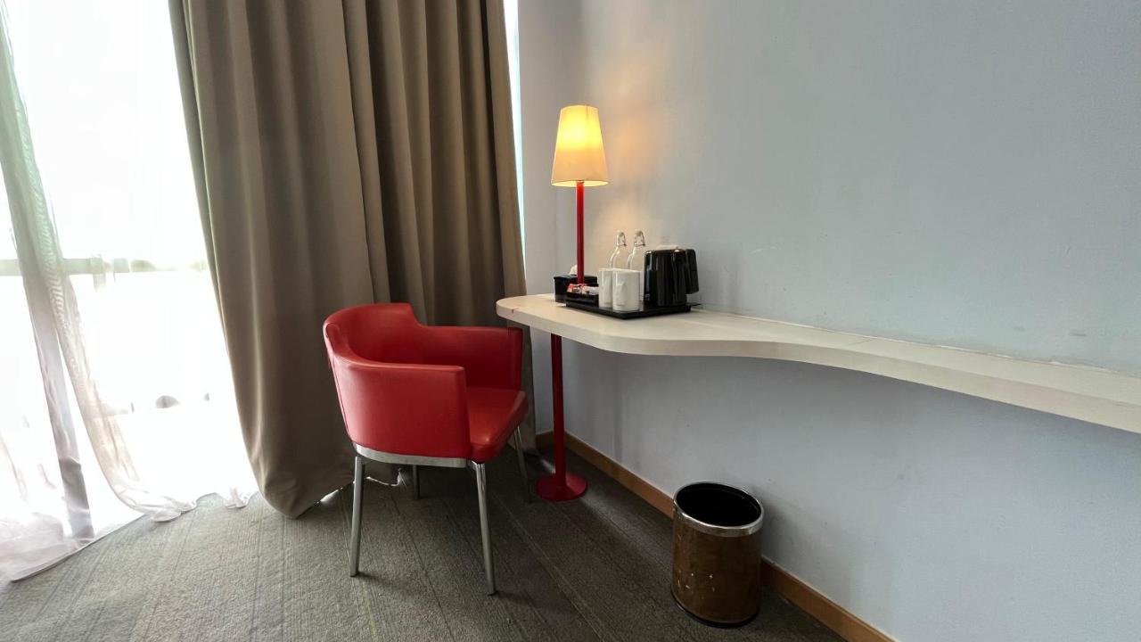 Luminor Hotel Metro Indah - Bandung By Wh Cicadas Екстериор снимка