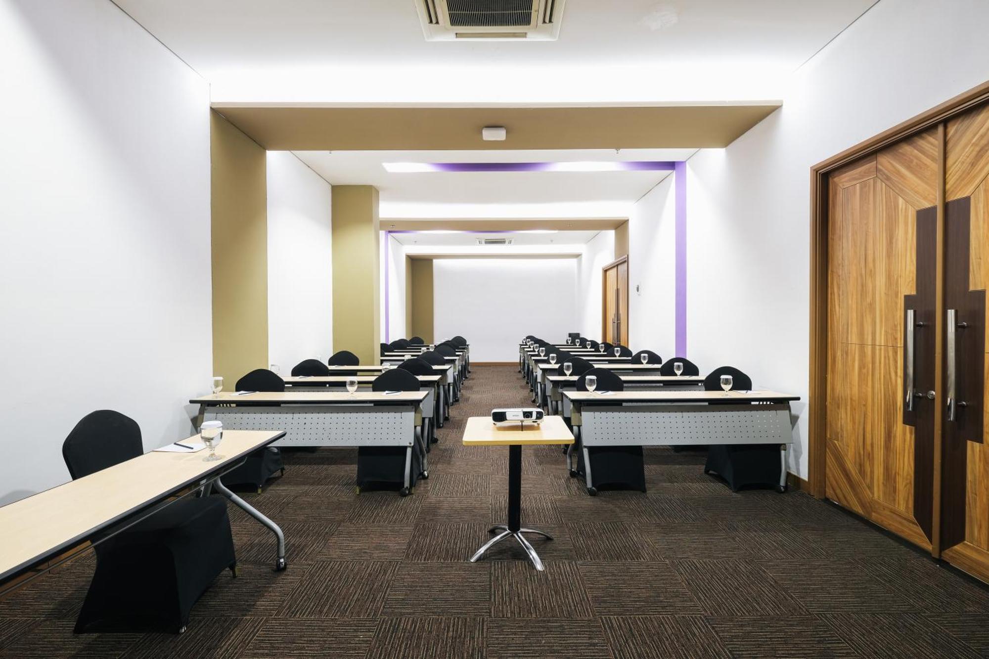 Luminor Hotel Metro Indah - Bandung By Wh Cicadas Екстериор снимка